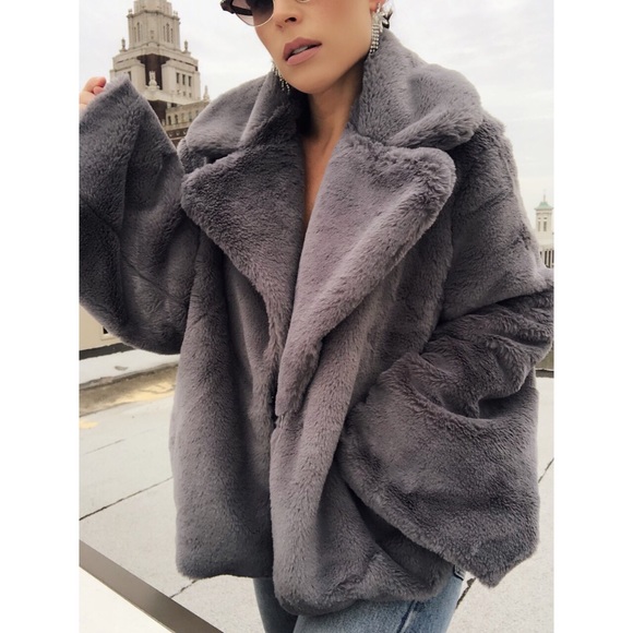 Last 1✨Vana Gray Bell Sleeve Faux Fur Coat - Picture 3 of 8